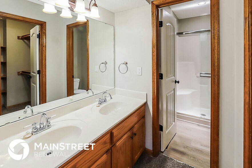 Building Photo - 503 Lake Meadows Dr