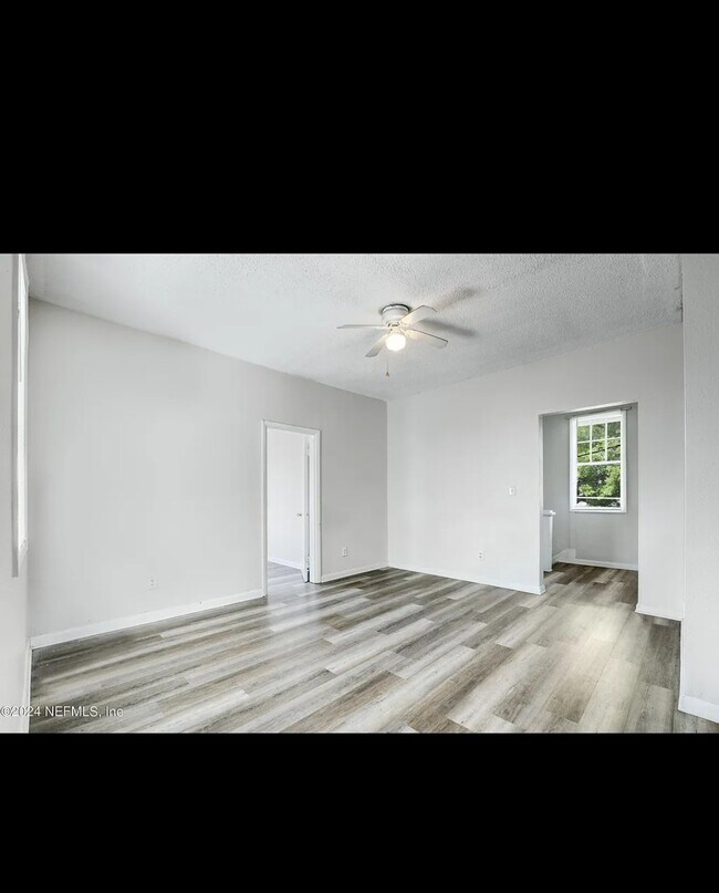 Building Photo - 2825 N Market St