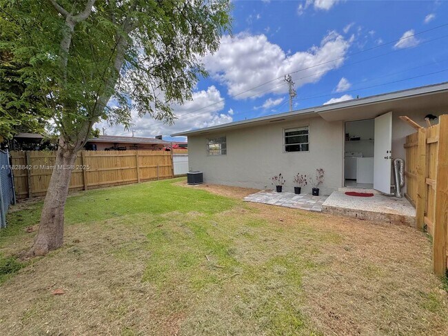 Building Photo - 3630 SW 87th Ave