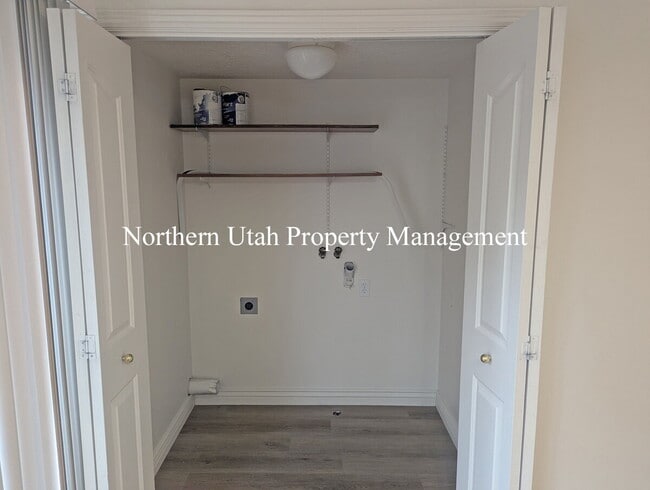 Building Photo - 3 Bed 2.5 Bath HVAC