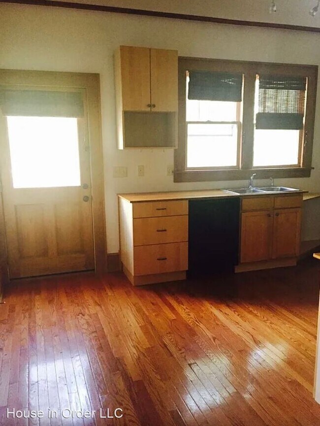 Building Photo - 3 br, 1 bath House - 127 Flint Street