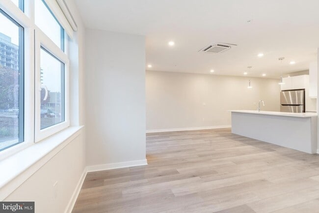 Building Photo - 3449 Scotts Ln