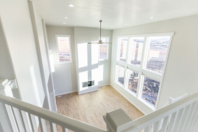 Building Photo - 1148 N Highpass Dr