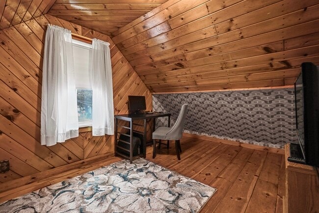 Building Photo - 32 Beloit Rd