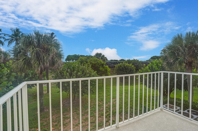 Building Photo - 705 Mainsail Cir