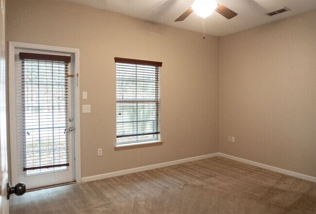 Building Photo - 2299 Del Carmel Way