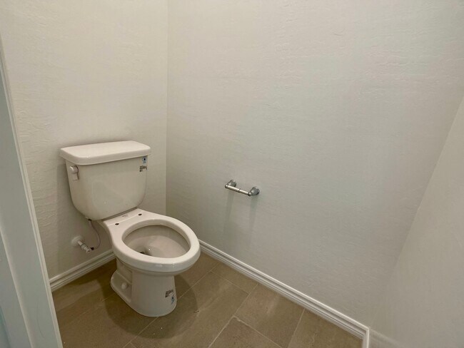 Building Photo - LOVELY TOWNHOUSE FOR RENT - GATED 3 BED 3 ...