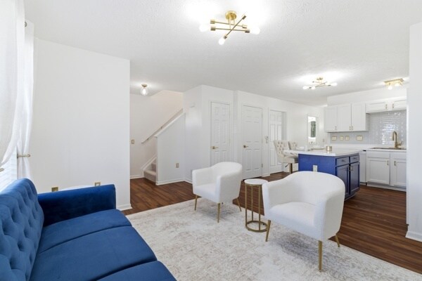 Building Photo - 924 Carpenter St