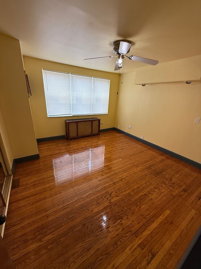 Building Photo - Wonderful Southwest Philadelphia Townhome