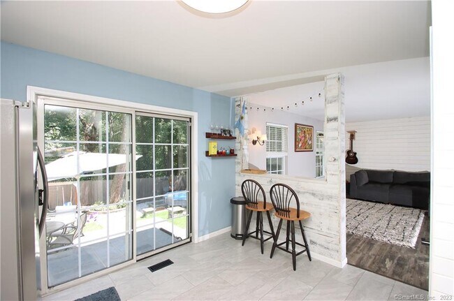 Building Photo - 70 Tulip Tree Ct