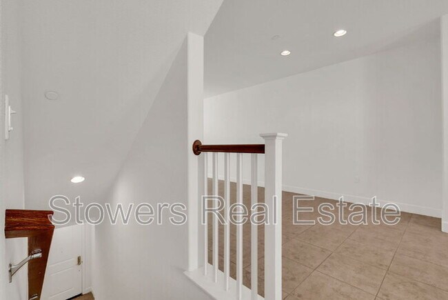 Building Photo - 5212 S Esprit Loop