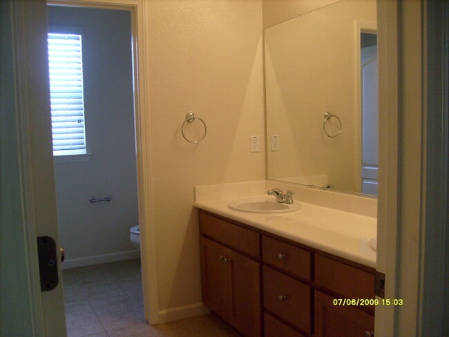 Building Photo - Beautiful 4 Bedroom Home on Prosperity, Modesto