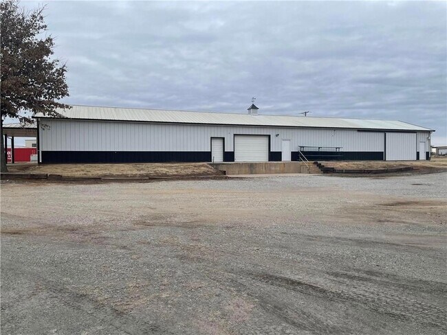 Building Photo - 2823 N Hwy 99