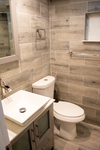 Bathroom 2 - 992 NW 93rd Ave