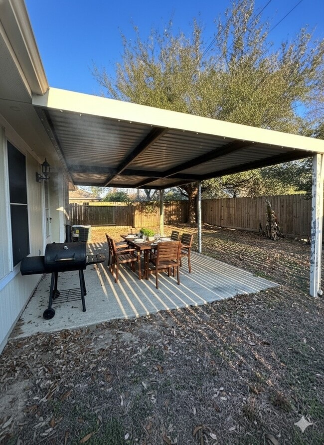 Building Photo - 2882 Sun River Ln