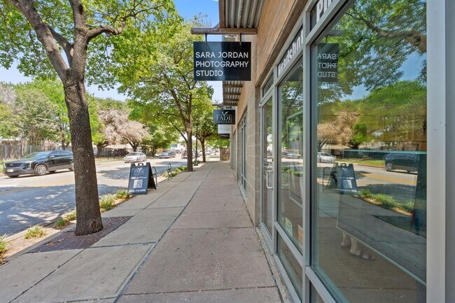 Building Photo - 1601 E Cesar Chavez St