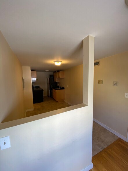 Building Photo - 382 Dorchester St