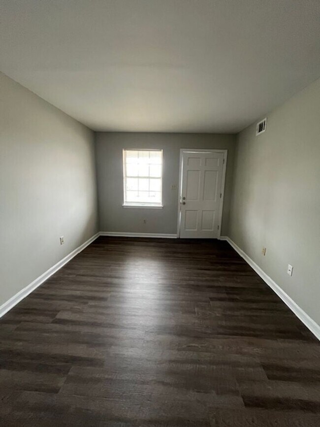 Building Photo - 2-bedroom, 1-bathroom home located in Lexington, KY