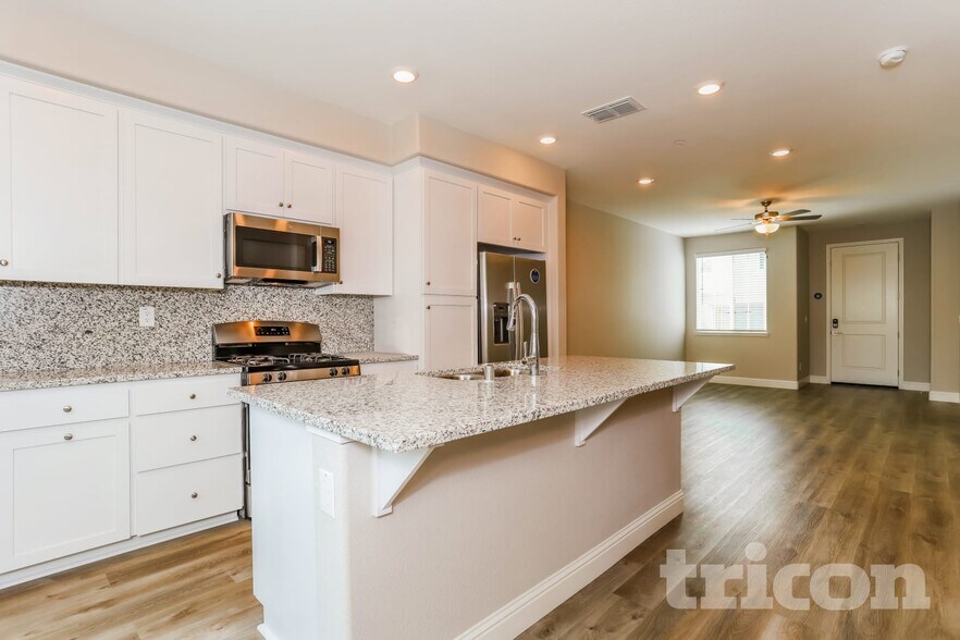 Building Photo - 2118 Comstock Ln