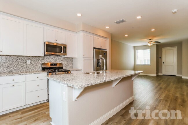 Building Photo - 817 Chisel Ville Ln