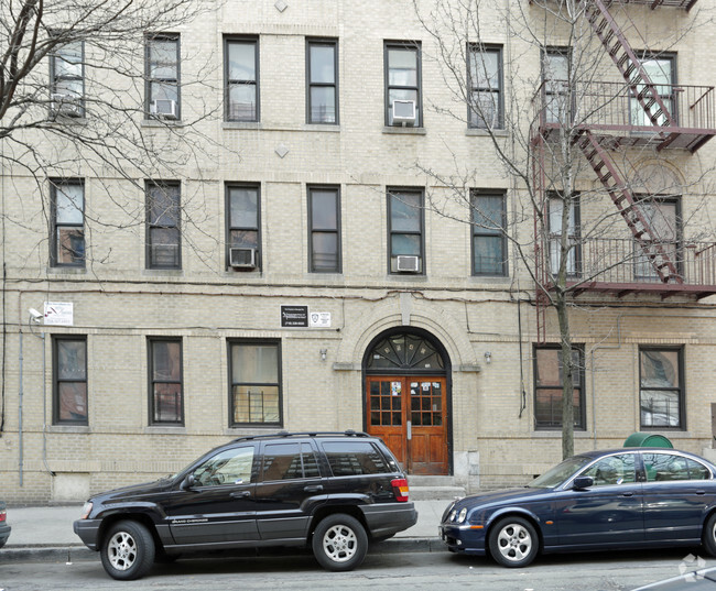 Building Photo - 3540 Rochambeau Ave
