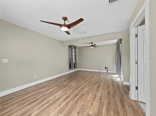 Building Photo - 125 Lake Roy Dr