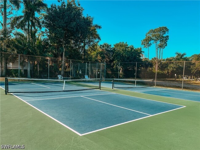 Building Photo - 2680 Longboat Dr