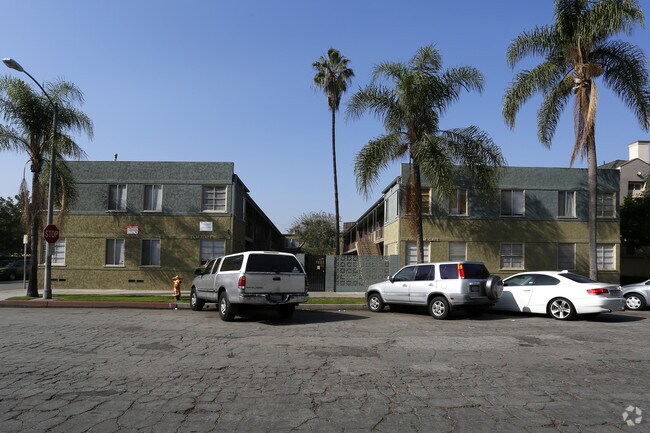 Building Photo - Cozy and Quiet Living in Long Beach