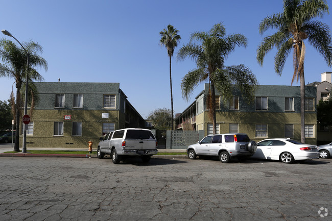 Building Photo - Elm Gate Apartments