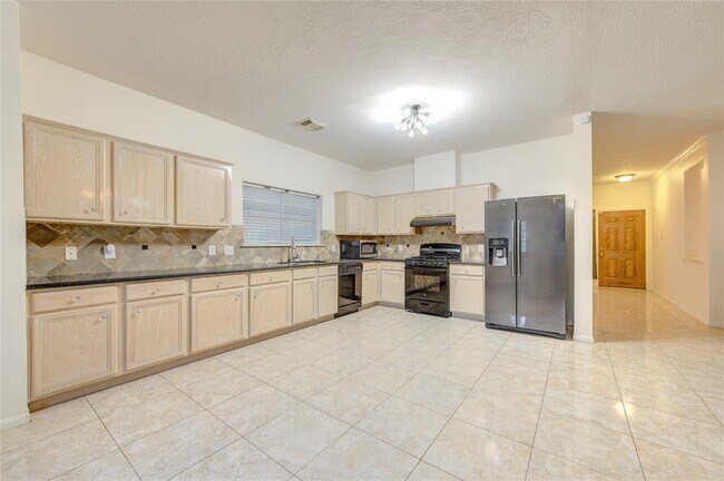 Building Photo - 21735 Oakbridge Park Ln