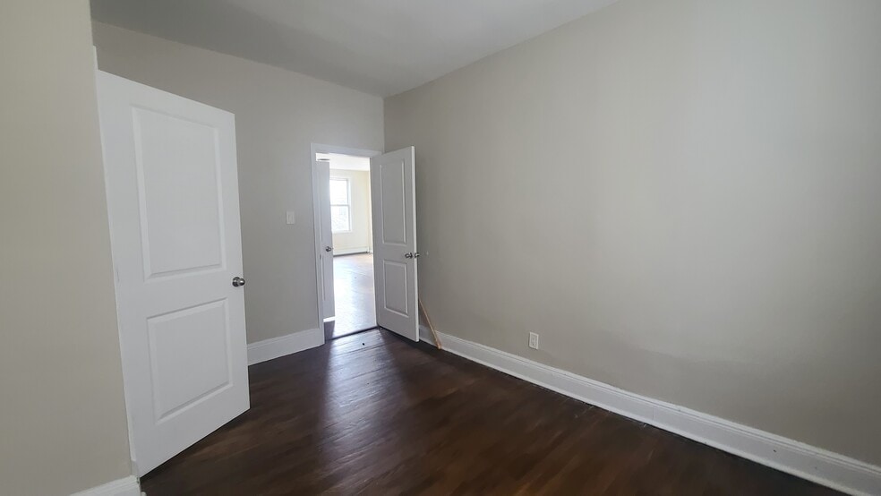 Building Photo - 166 Armstrong Ave