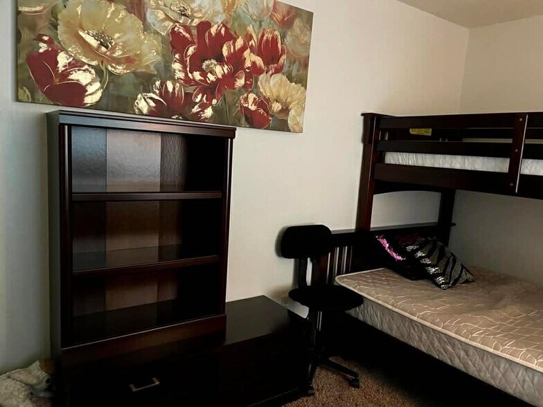 Building Photo - 8935 El Mirador Dr