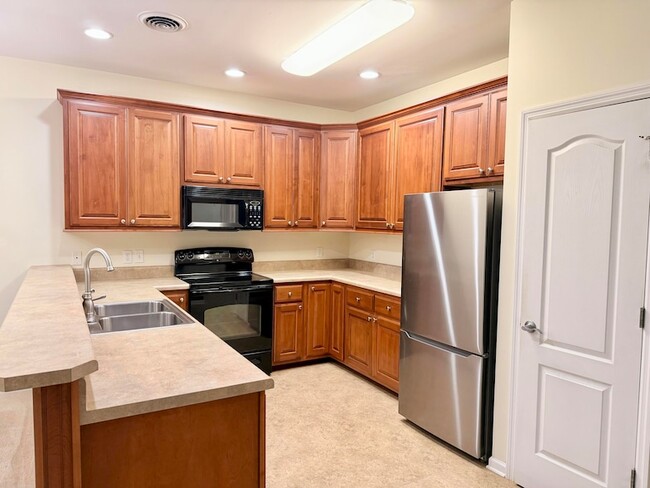 Building Photo - 5644 Mountain Oaks Ln