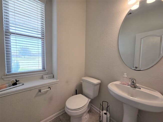 Building Photo - 25553 Kensington Lk Dr