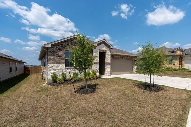Building Photo - 381 Evergreen Sumac Lp