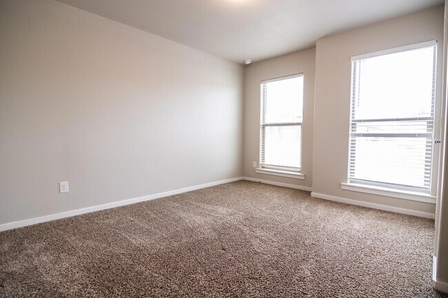 Building Photo - 1626 133rd St