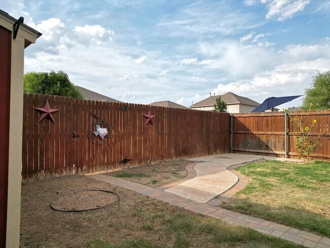 Building Photo - 7305 Bellini St
