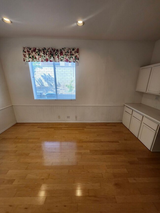 Building Photo - Beautiful two-story in Hunter's Ridge