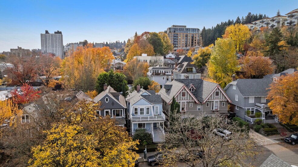 Building Photo - 2338 NW Hoyt St