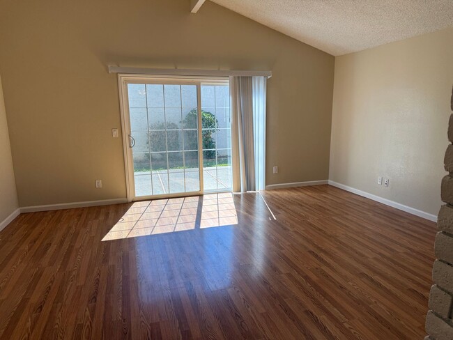 Building Photo - 1266 Hartford Cir