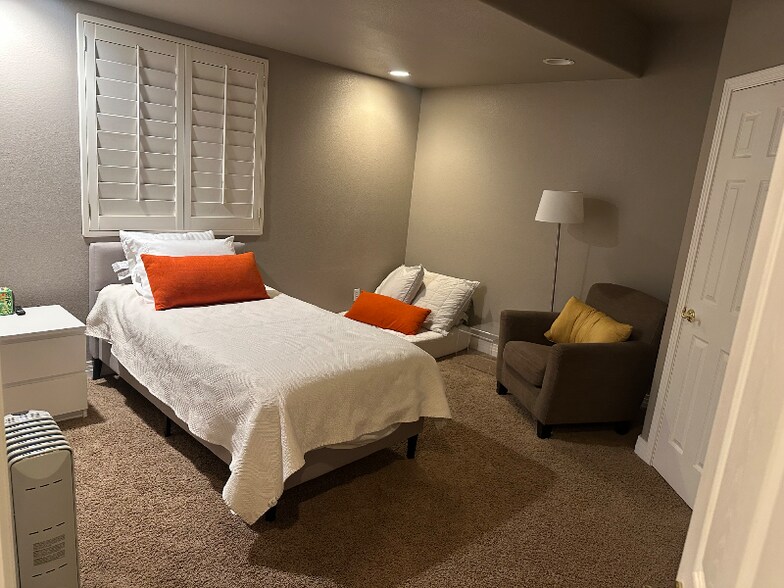 Building Photo - 1516 S Logan St