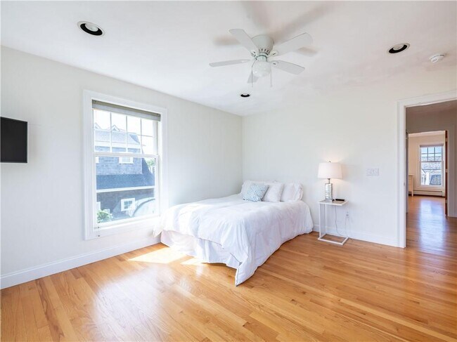 Building Photo - 573 Wolcott Ave