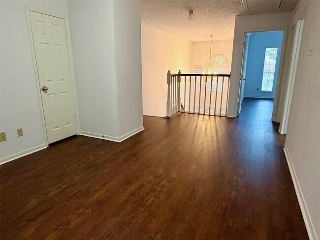 Building Photo - 2226 Mill Creek Dr