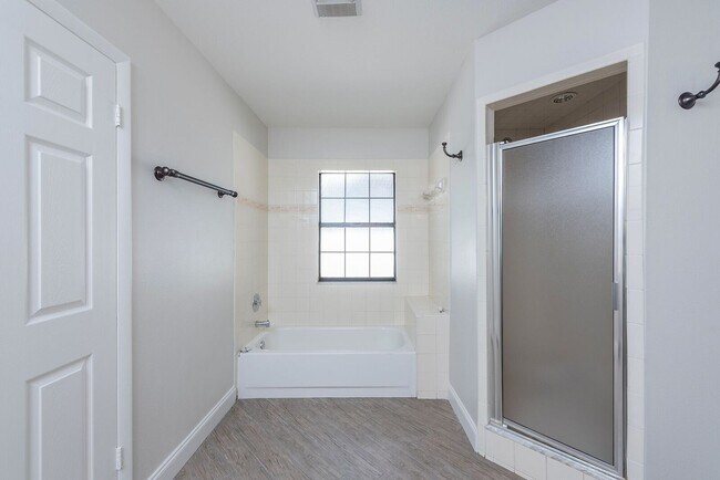 Building Photo - Charming Bungalow in Prime South Tampa – Plant High School District!