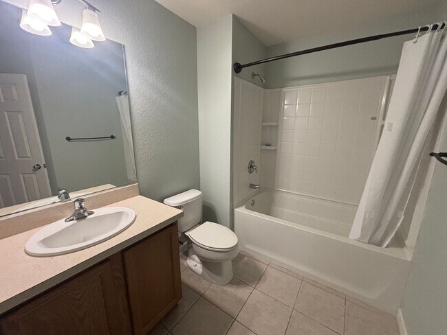Building Photo - Amazing Neighborhood 3/3 W/Great Amenities!
