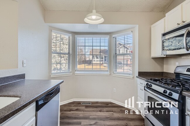 Building Photo - 995 Cobblestone Dr