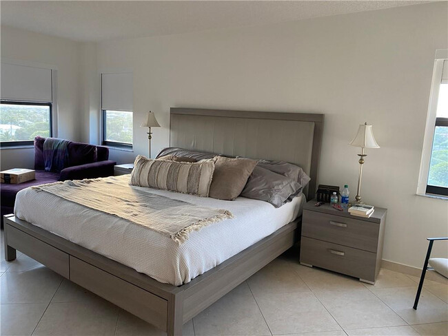 Building Photo - 5100 N Ocean Blvd