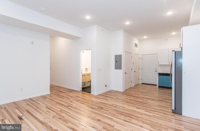 Building Photo - 315 N Preston St