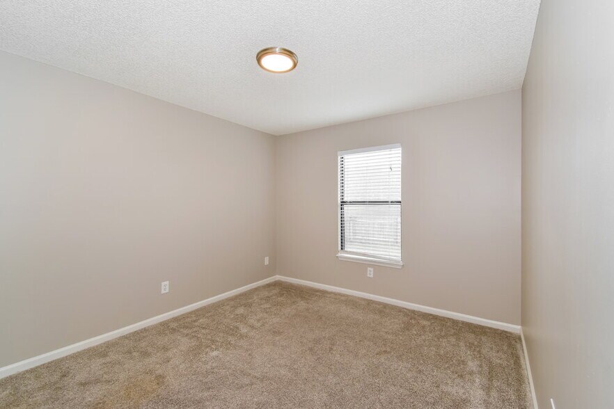 Building Photo - 1976 Hunters Trace Cir