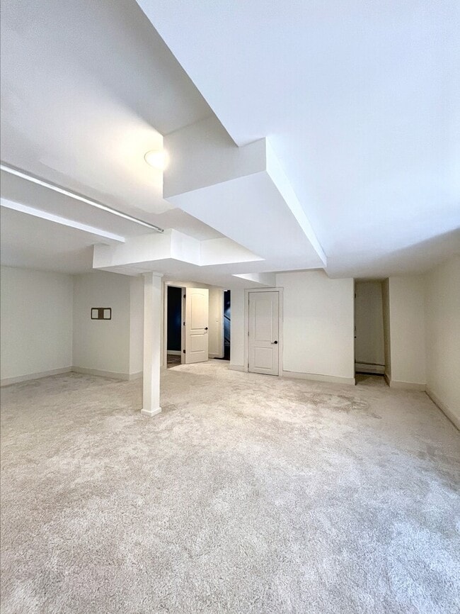 Building Photo - 640 Tobylynn Ct